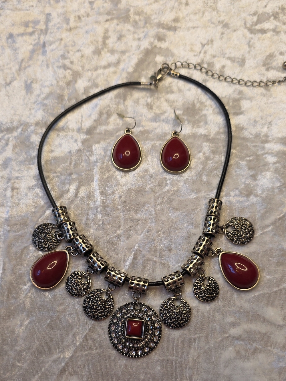 Premier Designs Vintage Cayenne Teardrop Boho-chic, Festival Necklace & Earrings
